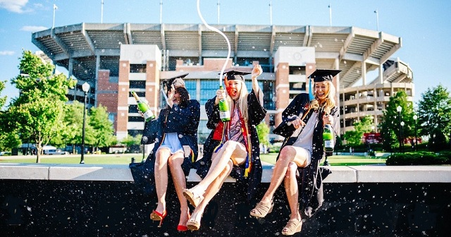 Gli scherzi più divertenti per una festa di laurea a Milano - Festa di  Laurea Milano:i Migliori Locali Milanesi per Festeggiare