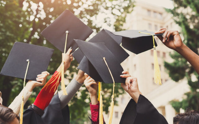 Festa di laurea a Milano in estate con un budget limitato: come fare bella figura senza spendere una fortuna
