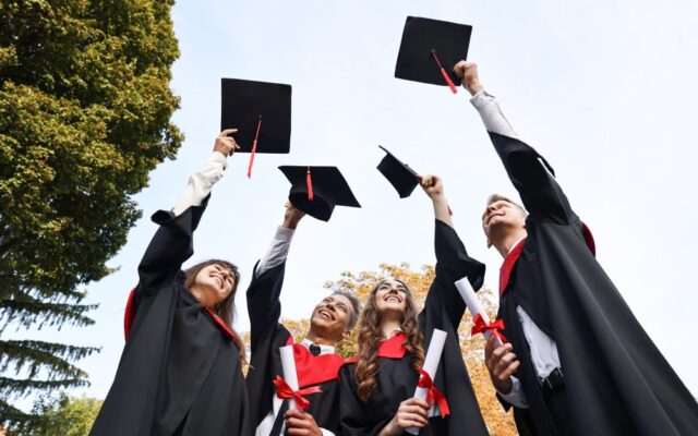 Cosa Fare per la Festa di Laurea ad Agosto a Milano: 10 Idee per una Serata Estiva Diversa