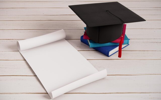 Invitati alla Festa di Laurea ad Agosto a Milano